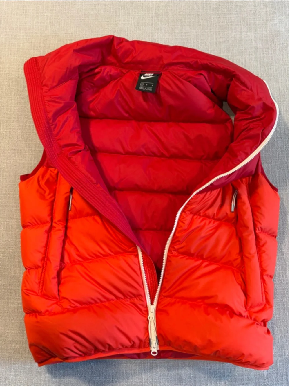 Nike Men's Down Fill Windrunner Habanero Red Full Zip Puffer Vest medium